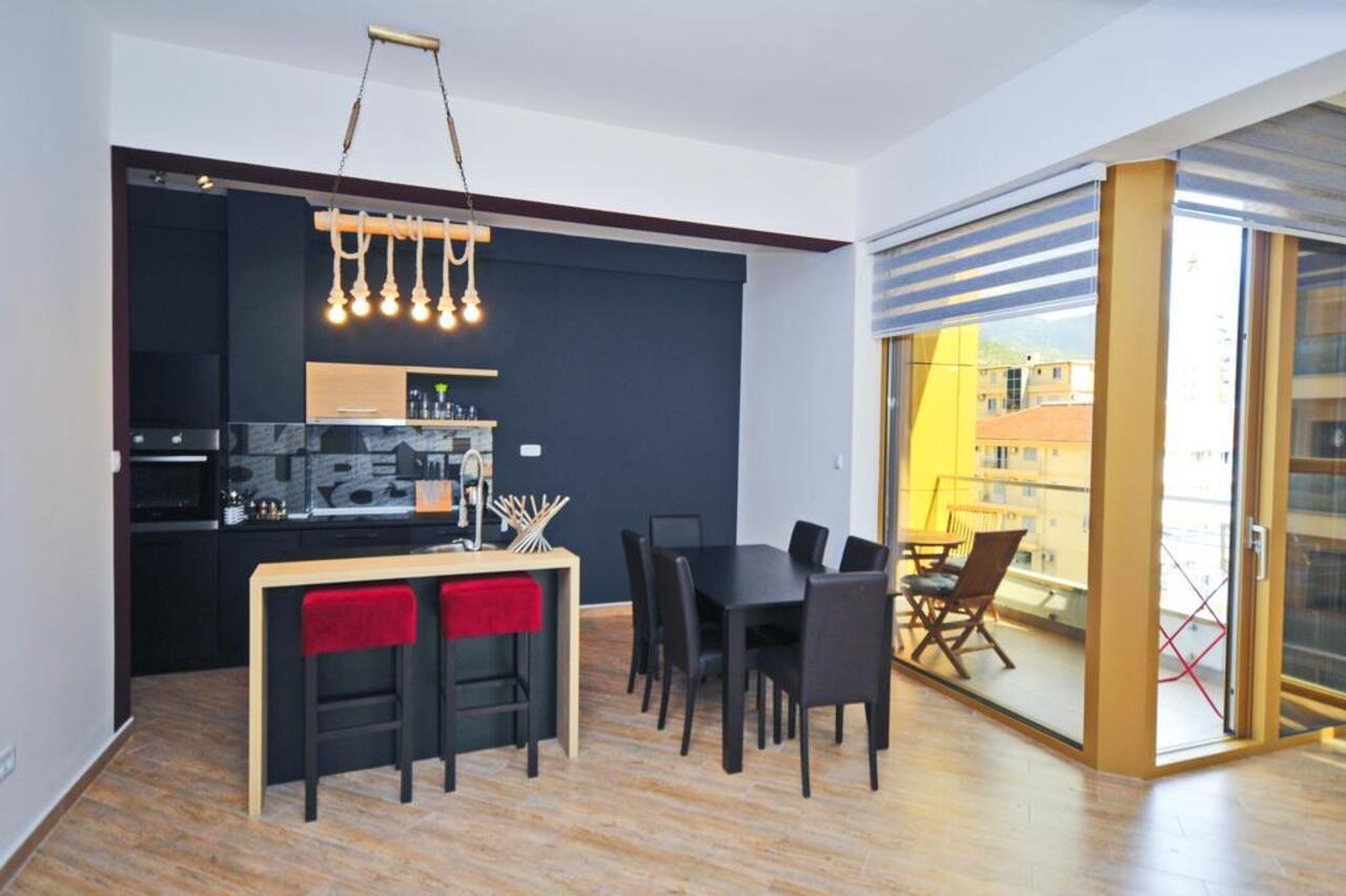 בודווה Sea Breeze Lux Apartments מראה חיצוני תמונה