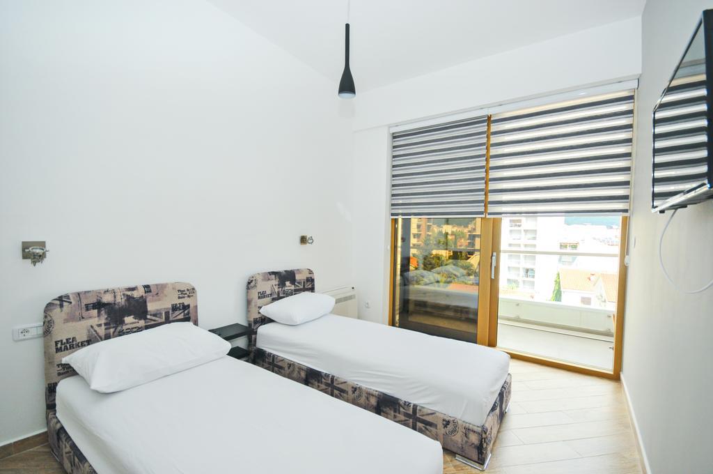 בודווה Sea Breeze Lux Apartments מראה חיצוני תמונה