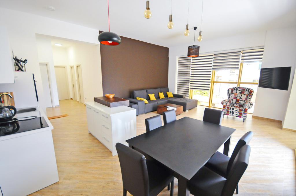 בודווה Sea Breeze Lux Apartments מראה חיצוני תמונה