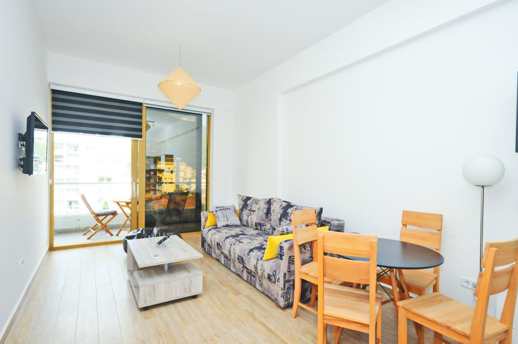 בודווה Sea Breeze Lux Apartments מראה חיצוני תמונה