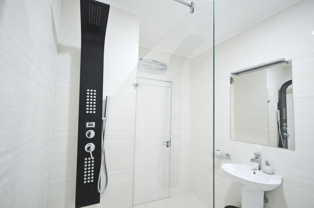 בודווה Sea Breeze Lux Apartments מראה חיצוני תמונה