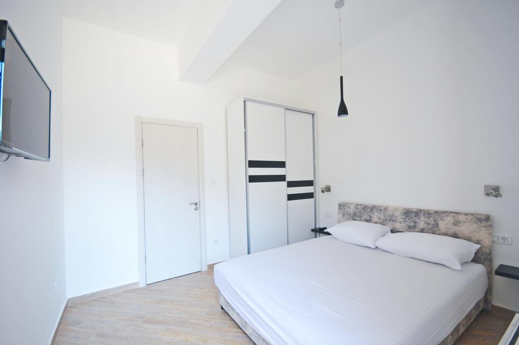 בודווה Sea Breeze Lux Apartments מראה חיצוני תמונה