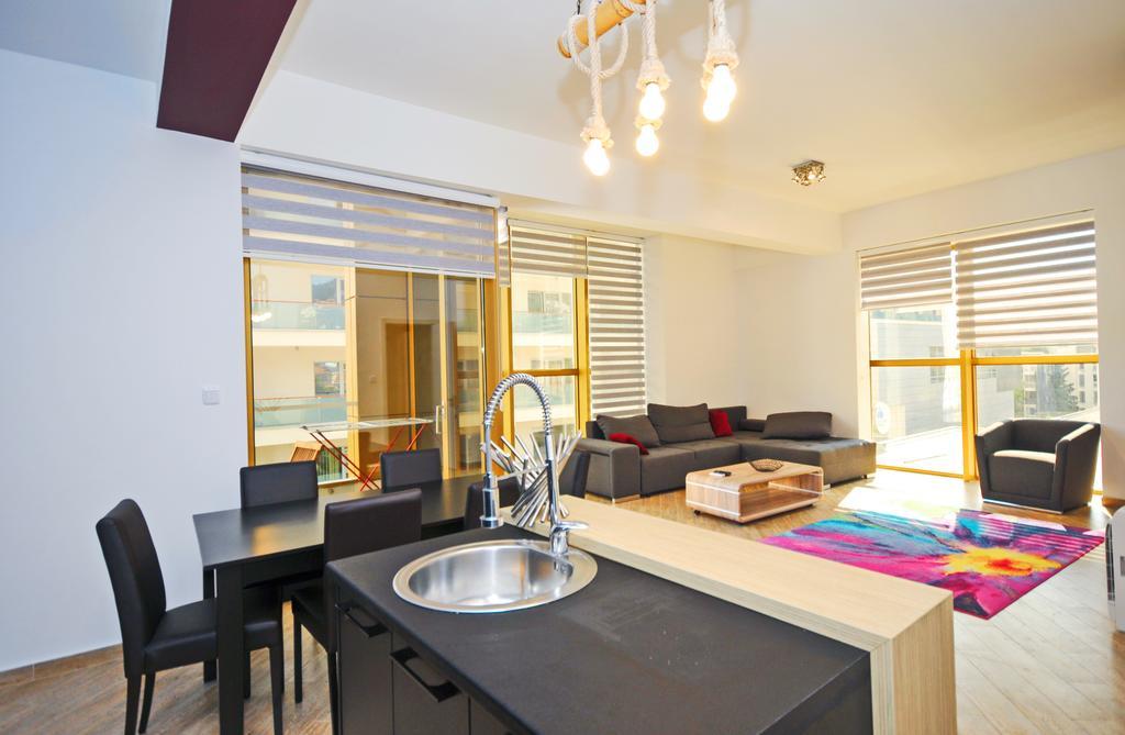 בודווה Sea Breeze Lux Apartments מראה חיצוני תמונה