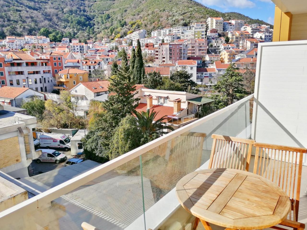 בודווה Sea Breeze Lux Apartments מראה חיצוני תמונה