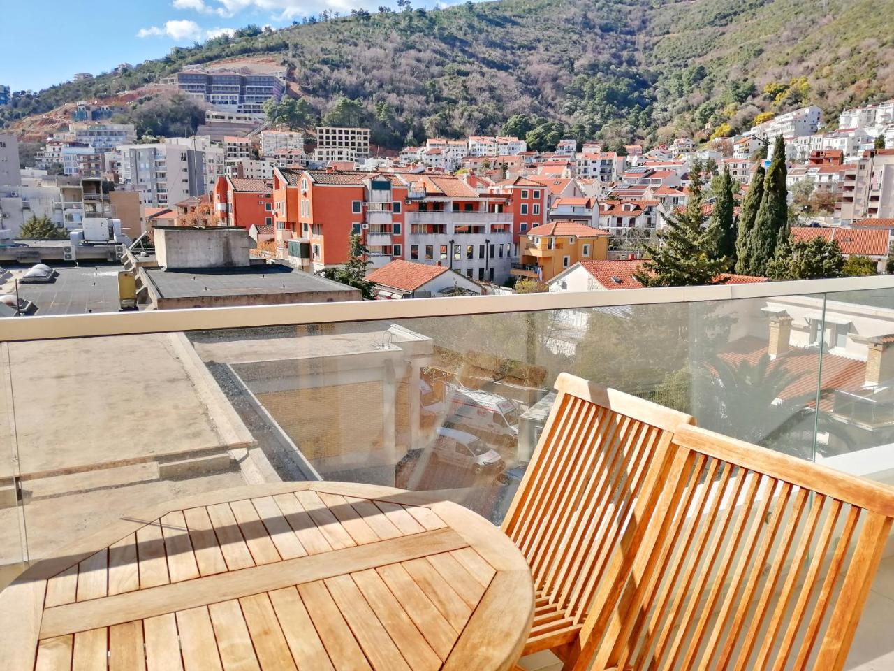 בודווה Sea Breeze Lux Apartments מראה חיצוני תמונה