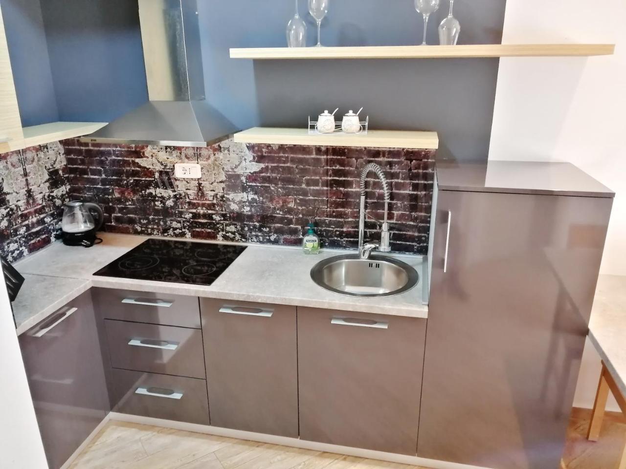 בודווה Sea Breeze Lux Apartments מראה חיצוני תמונה