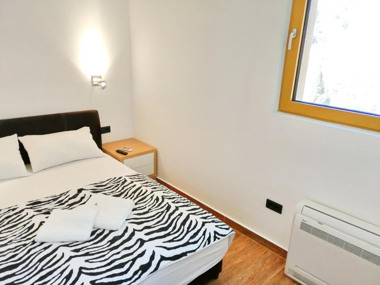 בודווה Sea Breeze Lux Apartments מראה חיצוני תמונה