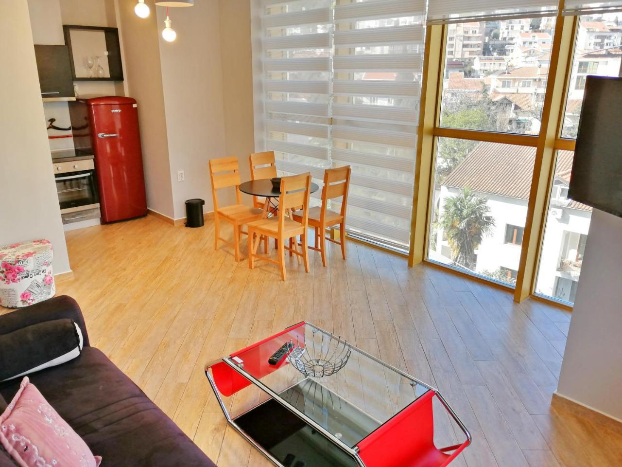 בודווה Sea Breeze Lux Apartments מראה חיצוני תמונה