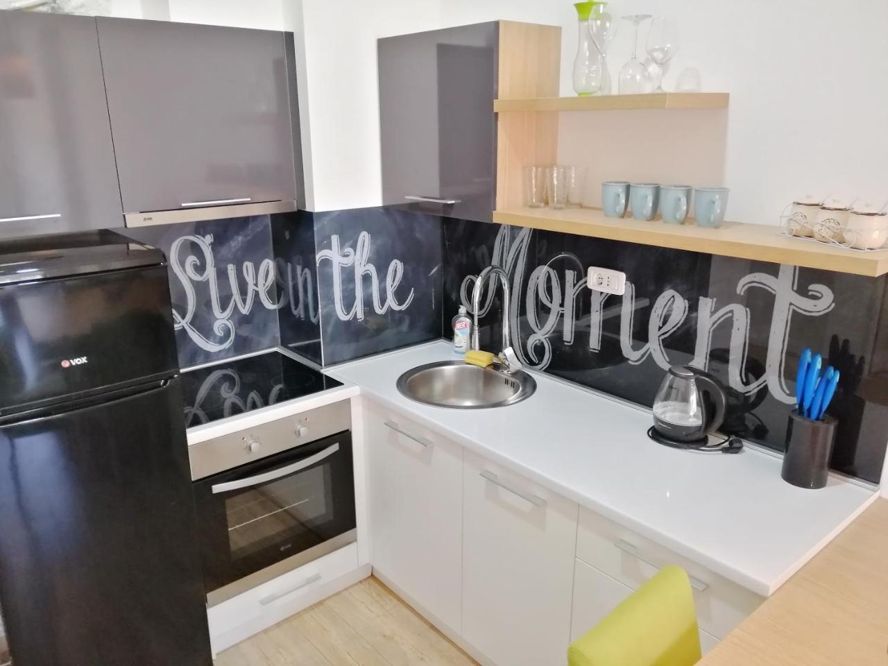 בודווה Sea Breeze Lux Apartments מראה חיצוני תמונה