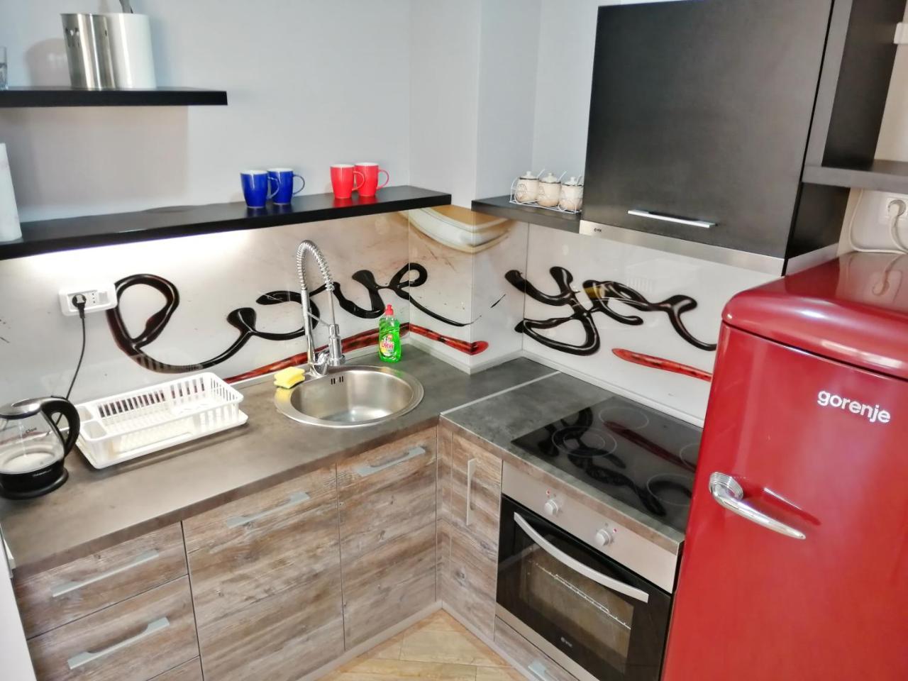 בודווה Sea Breeze Lux Apartments מראה חיצוני תמונה