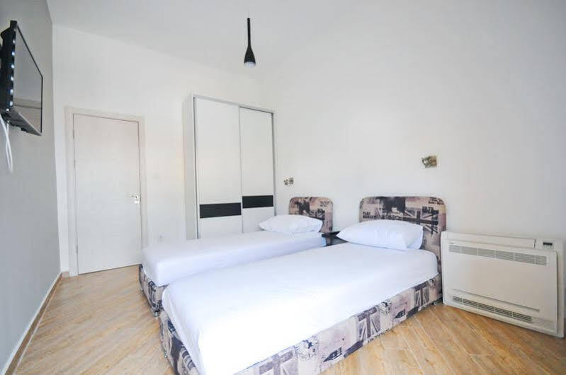 בודווה Sea Breeze Lux Apartments מראה חיצוני תמונה